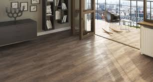 Holzfliesen Fur Wohnraum Und Sogar Auf Der Terrasse Naturlich Und Pfkegeleicht Setzt Die Serie I Love Wood Tolle Akzente In Holzfliesen Fliesen Bodenfliesen