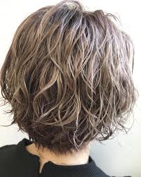 外国人風ハイトーンパーマ magics factory所属 深川健太郎のヘアカタログ 好みのスタイルやデザインを見つけたら即予約 なりたい自分 を叶えてくれる美容師を探せます ショートパーマヘア ボブパーマ パーマ