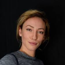 Elizabeth Robert Creative Producer & Brand Strategist