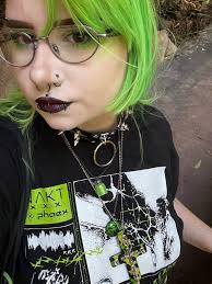 I love older men 😩 And they dont like me back 🙄