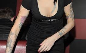 I don't really like her last solo album. Chylinska Chce Usunac Tatuaze