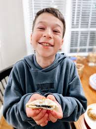 These red velvet fried oreos were easy to make and extremely delicious 😋  https://www.cookedbyjulie.com/red-velvet-fried-oreos/