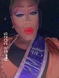 Alright now it's time to finish out this HOMEMADE (( Strawberry 🍓  Cheesecake )) that my redneck country bumpkin hickory Dickory dock sister Margie  Reece made!!! BABYYYYY WHEN I SAY I AM