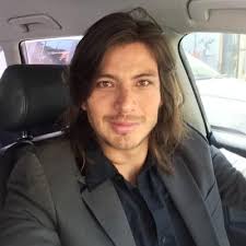 Roman Guzman (@romanneofreak)