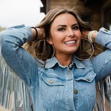 I am the oldest daughter.🦋 My parents had me in their mid 20s, which is  crazy to think about that. I would have an eight-year-old now if I had  walked the same