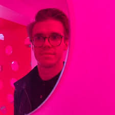 Oliver Hackett's Instagram, Twitter & Facebook