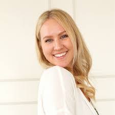 Dana Heard's Instagram, Twitter & Facebook