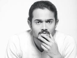 The very first video he uploaded on youtube was the chakhna issue which didn't gather enough views on his page. 20 Things You Never Knew About Bb Ki Vines Fame Bhuvan Bam The Hutiyapa Guy Tomatoheart