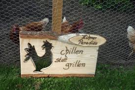 Holzschild Huhnerstall Schild Von Holz Kreat Holz Holzschildhuhnerstallschild Kreat Leinen Von Huhnerstall Huhner Huhner Im Garten
