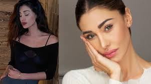 Il figlio di belen stupisce il web con un bellissimo ritratto della zia cecilia, che lo mostra orgogliosa su instagram. Belen Rodriguez Senza Il Figlio Santiago A Capodanno 2021 Il Motivo Lanostratv