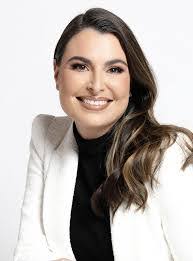 Patsy Lowry's Instagram, Twitter & Facebook