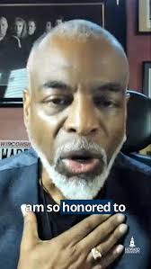 Commencement week indicator: The Yard buzzing all week with #Howard2025  taking their grad shoots 🎓📸 #howardgrad #hu25 #howarduniversity  #classof2025 #gradpics #graduation