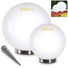 Boule Lumineuse Solaire Blanche Creant Une Ambiance Chaleureuse Luminaire De Jardin Solaire Equipee D Un Detecteur Avec Images Luminaires Jardin Boule Lumineuse Luminaire
