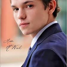 Amber Isler's Instagram, Twitter & Facebook