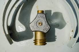 When you are applying propane tank fittings to your tank, you need to exercise a great deal of care. 1 Lb To 20 Lb Propane Tank Adapter Options To Convert Your Connection Peak Yard