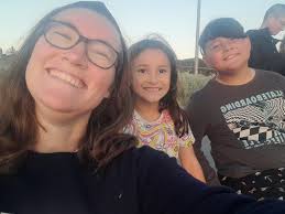 My parents Emigrated to Australia back in 1970, I was 13 when we arrived  into Sydney and went back in 2002 and learned to have a conversation in  Danish. Still a dansker