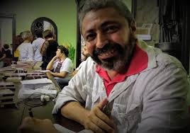 Sidney Rocha cria poderosa reflexão sobre o teatro da vida