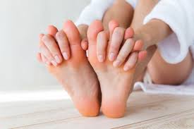 Massage the sole of your foot firmly with the thumbs while rubbing on the foot lotion. Give A Foot Massage In 6 Steps With Pictures The Massage Rooms