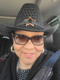 Western inspired centerpiece ideas with mini cowboy hat