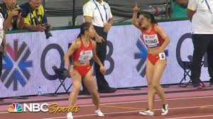 There are many ways to work that baton around the track, but some work better than others. Worst Baton Pass Ever China S Catastrophic 4 100 Relay Handoff Nbc Sports Wolfe Sports Blog