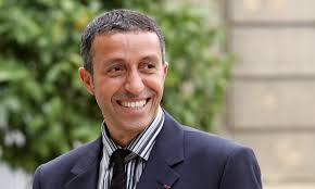 Azouz Begaz (ex-ministre de de Villepin) : « les vraies racailles étaient à  l'Elysée, à l'époque où Nicolas Sarkozy était président de la République » 