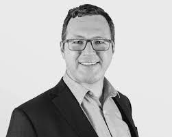 Andrew Helmers's Instagram, Twitter & Facebook