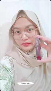 Make Over Powerstay Glazed Lock Lip Pigment ini emang keren banget sih...