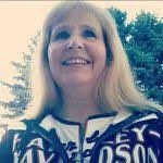 Kari Ryder's Instagram, Twitter & Facebook