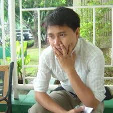 Putri nuezca memang terlihat dalam video itu dengan memakai baju putih. Adrian Ayalin On Twitter Look The Gregorio Family Continues To Light A Candle Where Sonia And Frank Anthony Were Shot To Death By Staff Sergeant Jonel Nuezca The Family Is Also Not