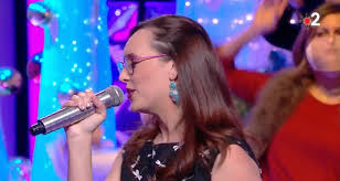 Le vendredi 31 mai, adjia a combattu deux nouveaux prétendants au micro d'argent. N Oubliez Pas Les Paroles Coup D Arret Pour La Maestro Jennifer Aux Cotes De Nagui Sur France 2 Toutelatele