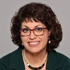 Deana Hays's Instagram, Twitter & Facebook