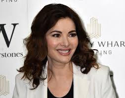 And nigella proved that less is more as she stepped out in a casual yet chic ensemble for lunch in los. Nigella Lawson Reveals Bizarre Beauty Trick For Smooth Skin Woman Home