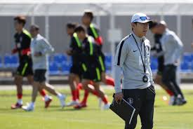 .الكبير زالاتان إبراهيموفيتش إلى صفوف منتخب السويد عقب عودته من الاعتزال الدولي. Ø§Ù„Ù…Ø¯Ø±Ø¨ Ø§Ù„ÙƒÙˆØ±ÙŠ ØºÙŠØ±Ù†Ø§ Ø£Ø±Ù‚Ø§Ù… Ø§Ù„Ù„Ø§Ø¹Ø¨ÙŠÙ† ÙÙŠ Ø§Ù„ØªØ¯Ø±ÙŠØ¨Ø§Øª Ù„Ù†Ø±Ø¨Ùƒ Ø§Ù„Ù…Ù†ØªØ®Ø¨ Ø§Ù„Ø³ÙˆÙŠØ¯ÙŠ Ø¬Ø±ÙŠØ¯Ø© Ø­ØµØ±ÙŠ Ø§Ù„Ø§Ù„ÙƒØªØ±ÙˆÙ†ÙŠØ©
