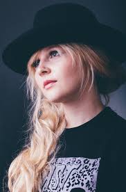 Jenna Curry's Instagram, Twitter & Facebook