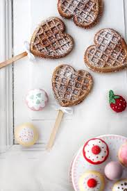 Gesunde Herzwaffeln Am Stiel Und Ein Tag In Zwei Varianten Mindset Waffeln Waffel Am Stiel Gesunde Waffeln