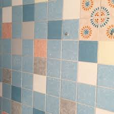 Alte traditionelle formen sowie moderne techniken werden kombiniert. Fliesen Auf Fliesen Probleme Mit Alten Fliesen Haus Bauen Handwerk