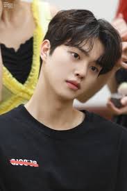 Diễn viên tân binh sinh năm 1994 bỗng được chú ý vì quá điển trai: Song Kang Song Kang Ho Actors Sung Kang