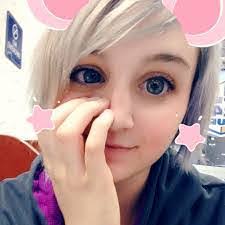 Danielle Rollison's Instagram, Twitter & Facebook