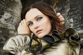 AYLA releases new single 'Manic' — Women In Pop