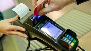 Geld abheben und bezahlen im ausland. Ist Kartenzahlung Beim Einkauf Immer Kostenlos Ndr De Ratgeber Verbraucher