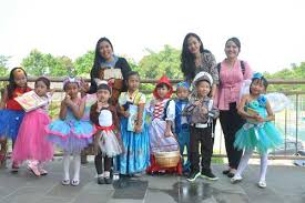 Anda juga bisa menghubungi kontak atau mengakses website sekolah jika tersedia. Meriahnya Peringatan Hari Buku Di Sd Mutiara Persada Ada Kontes Siswa Membaca Buku Untuk Orang Tua Harianjogja Com