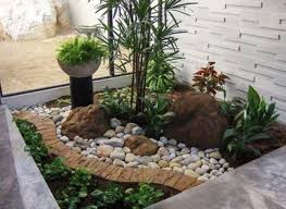 Ini adalah tambahan untuk rumah keluarga di toronto dan memanfaatkan ruang kosong yang tersedia di halaman belakang properti. 8 Variasi Taman Halaman Rumah Buat Lahan Sempit