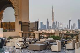 Mercury Lounge Andrea Castelli The mercury lounge is placed inside four seasons resort, jumeirah.