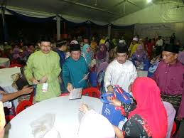 Jalan pandan kemajuan, desa pandan, 55100 kuala lumpur, wilayah persekutuan kuala lumpur. Majlis Berbuka Puasa Penyampaian Sumbangan Bersama Yb Menteri Wilayah Masjid Ar Rahimah Kg Pandan Chef Jackets Fashion Jackets