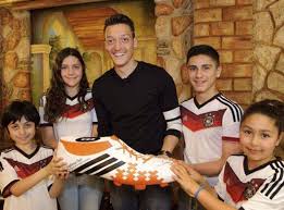 Mesut Ozil Arsenal Star Has Paid For 11 Brazilian Children To Have Life Saving Surgery The Independent The Independent