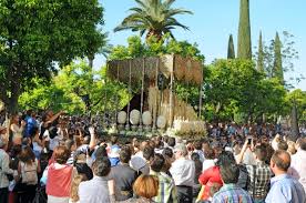 Unas preguntas que cualquier otro año serían algo más que simples conversaciones de ascensor. Semana Santa Ostern In Spanien Auf Dem Jakobsweg