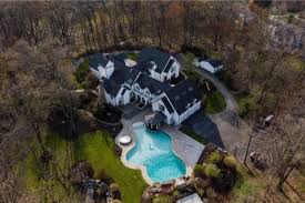 Pittsburgh steelers quarterback ben roethlisberger and his wife ashley are giving thanks for their new bundle of joy. Ben Roethlisberger S Pittsburgh Palace Replete With Golf Simulator Just Hit The Market This Is The Loop Golf Digest