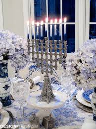 What makes this table setting rock is the monochromatic and singular theme. French Blue And White Holiday Table Setting With Toile