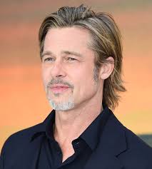 Messy yet polished, the trick is to comb over the front and middle sections for extra height and volume. 70 Charming Brad Pitt Hairstyles Styling Ideas 2021