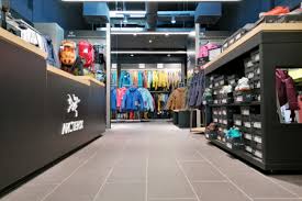 Die casa parndorf liegt in einer ruhigen wohngegend. Arc Teryx Parndorf Outlet 7111